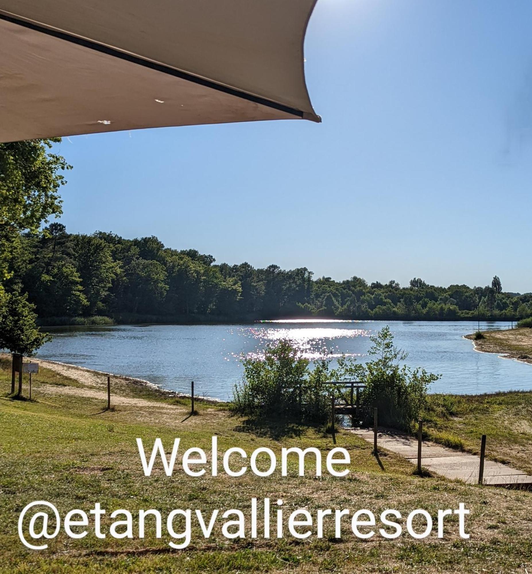 Etang Vallier Resort Brossac Exterior foto