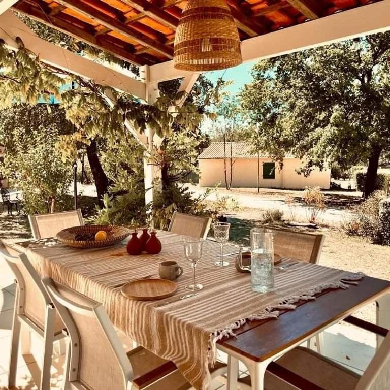 Etang Vallier Resort Brossac Exterior foto