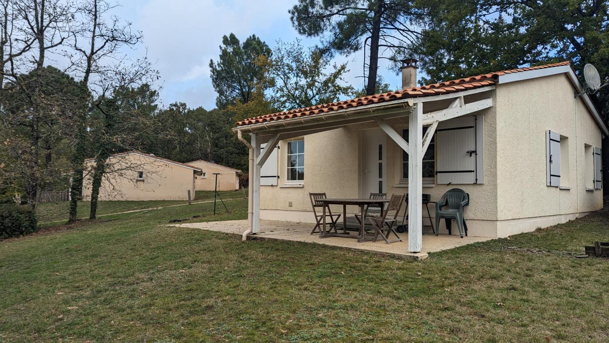 Etang Vallier Resort Brossac Exterior foto