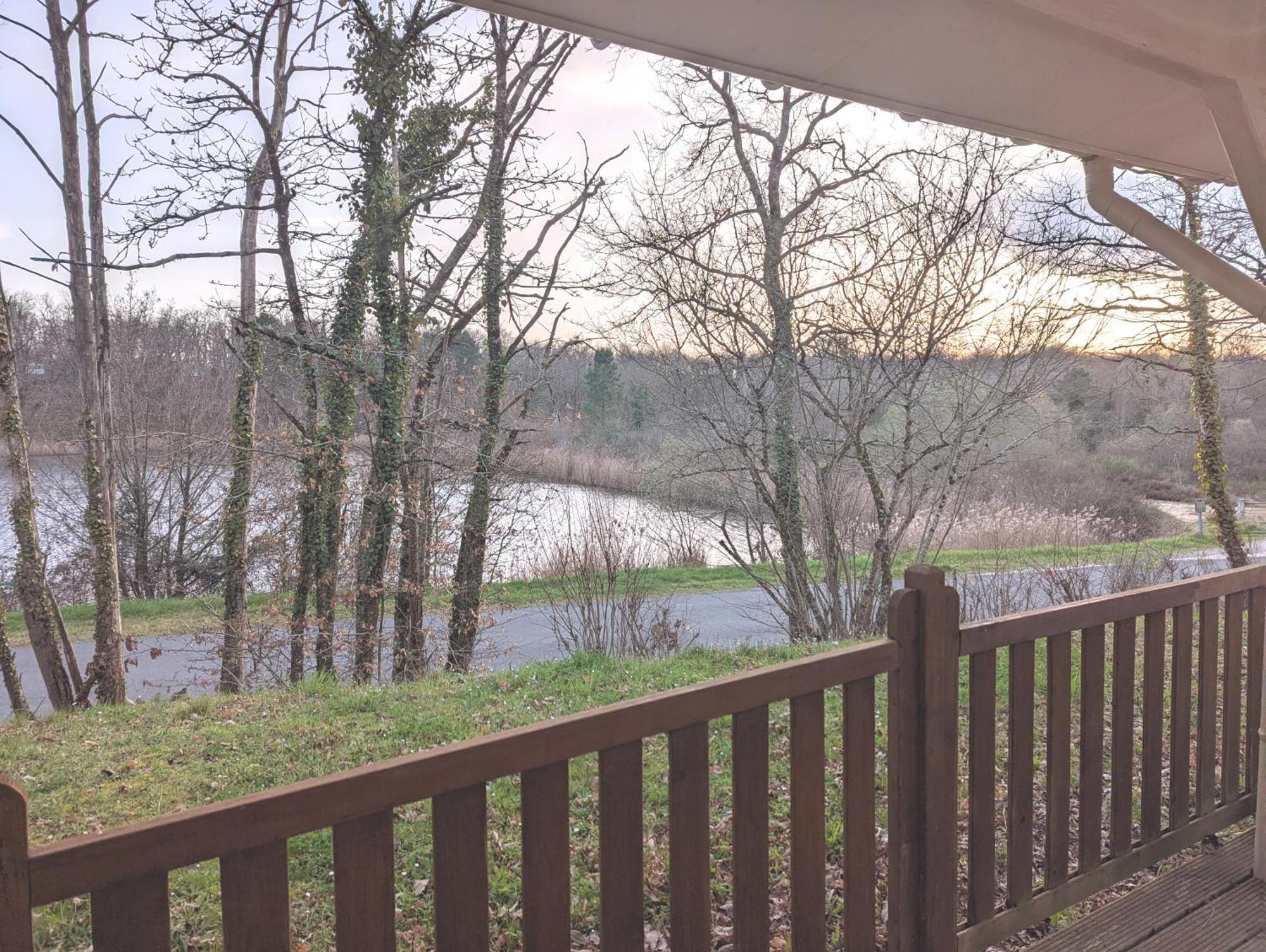 Etang Vallier Resort Brossac Exterior foto