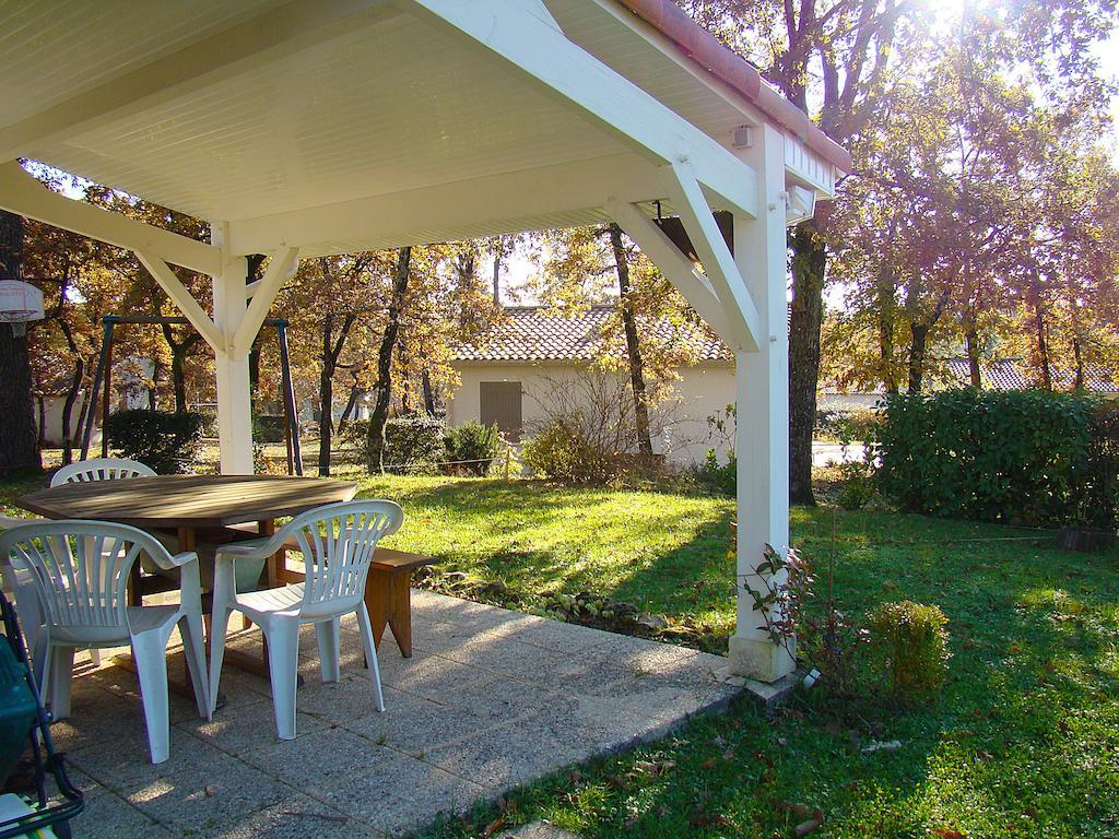 Etang Vallier Resort Brossac Habitación foto