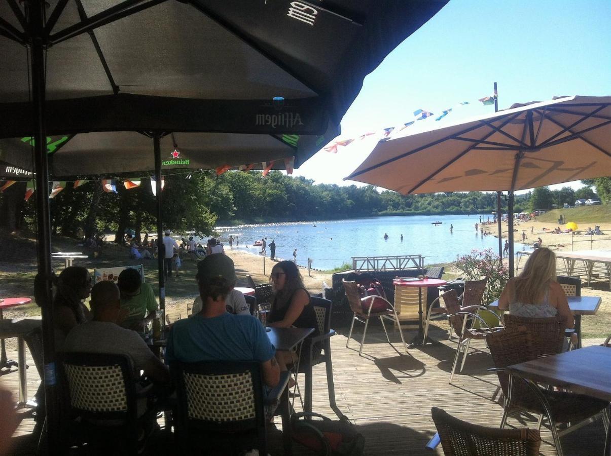 Etang Vallier Resort Brossac Exterior foto
